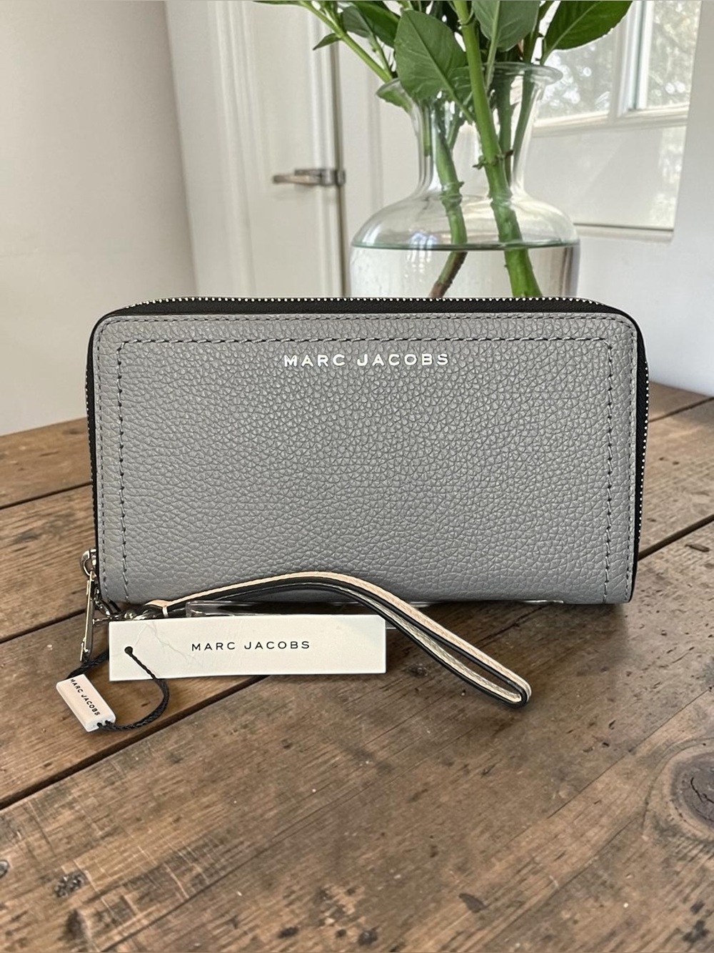 Marc Jacobs Zip-Around Wristlet Wallet